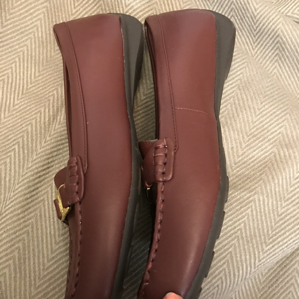 Shoes - Picture 3 of 7